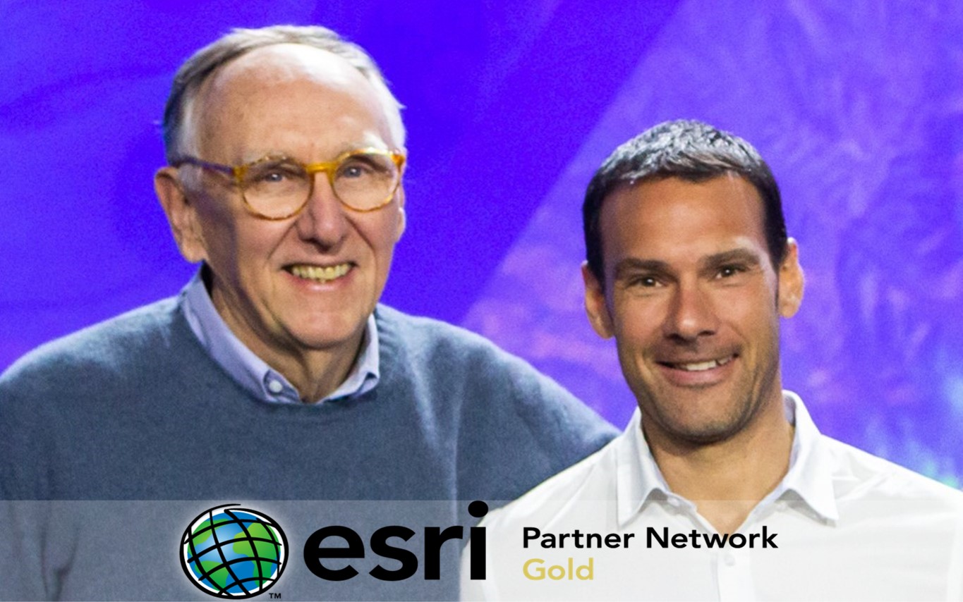 Image Le fondateur d’arx iT recevant un prix de Jack Dangermond 